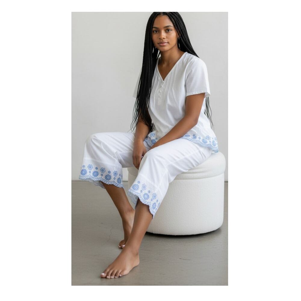 Country Store White with Blue Embroidered Floral Trim PJ Set size Medium